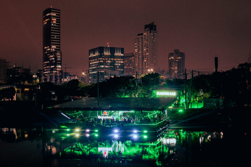 HEINEKEN – Floating Bar