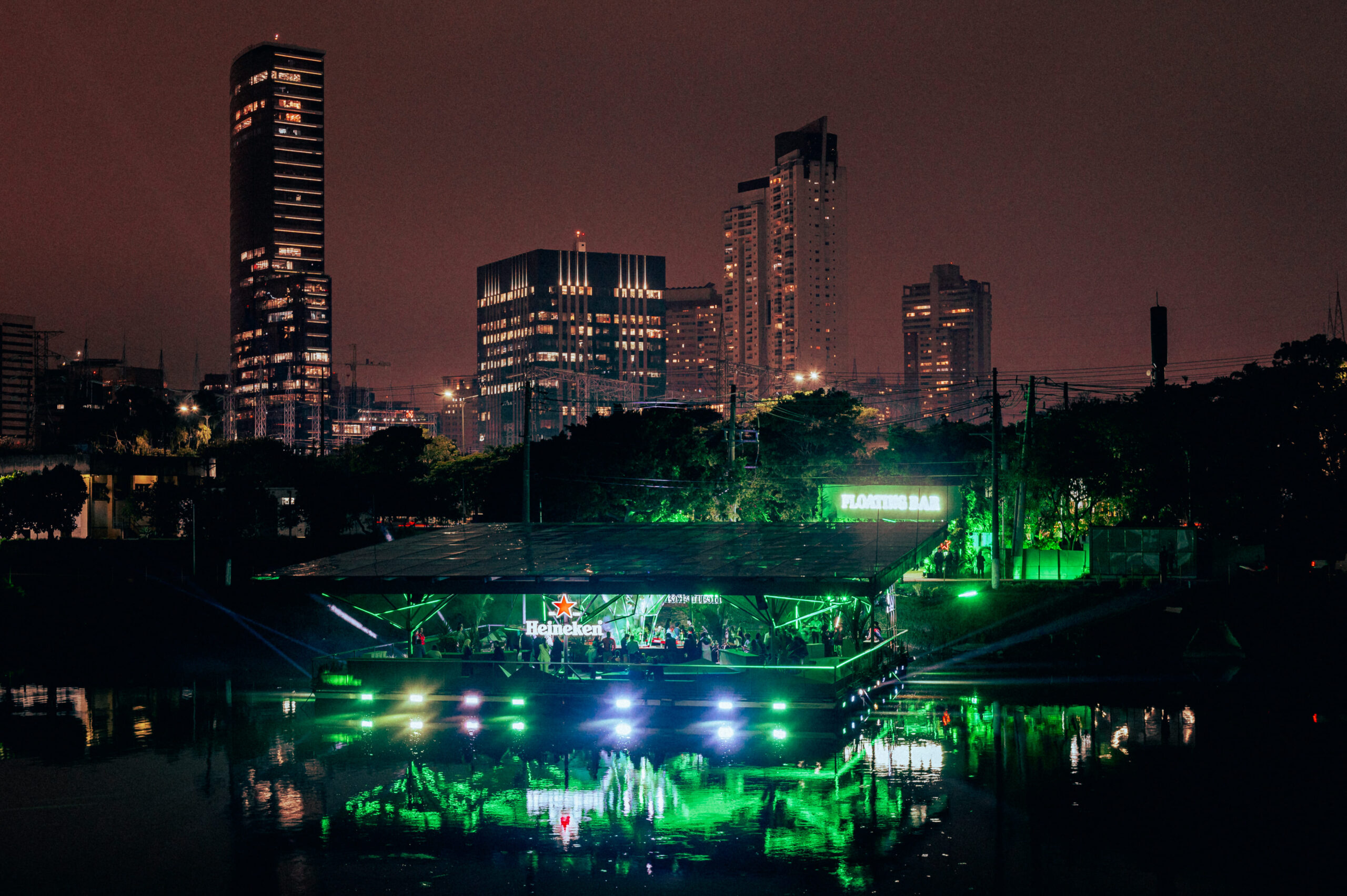 HEINEKEN – Floating Bar
